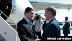 Алмазбек Атамбаев и Гурбангулы Бердымухамедов. 