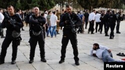 نیروهای امنیتی اسرائیل در محوطه الاقصی، ۲۰ فروردین ۱۴۰۲
