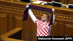 Глава Футбольной федерации Украины и депутат Андрей Павелко в форме сборной Хорватии