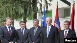 Sastanak u Karađorđevu - članovi Predsedništva BiH Bakir Izetbegović, Željko Komšić i Nebojša Radmanović, predsednik Srbije Boris Tadić i predsednik Turske Abdulah Gul, 26. april 2011