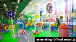 Бишкектин оюн-зоок борборундагы балдар аянты