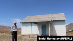 Начальная школа села Учкун, Кара-Суйский район, Ошская область, 7 августа 2012 года.