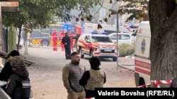 За словами голови ОВА, в місті вогнем охопило офісне приміщення, пошкоджені багатоквартирний будинок, гуртожиток, заклад культури, знищені дві машини, ще 17 понівечені