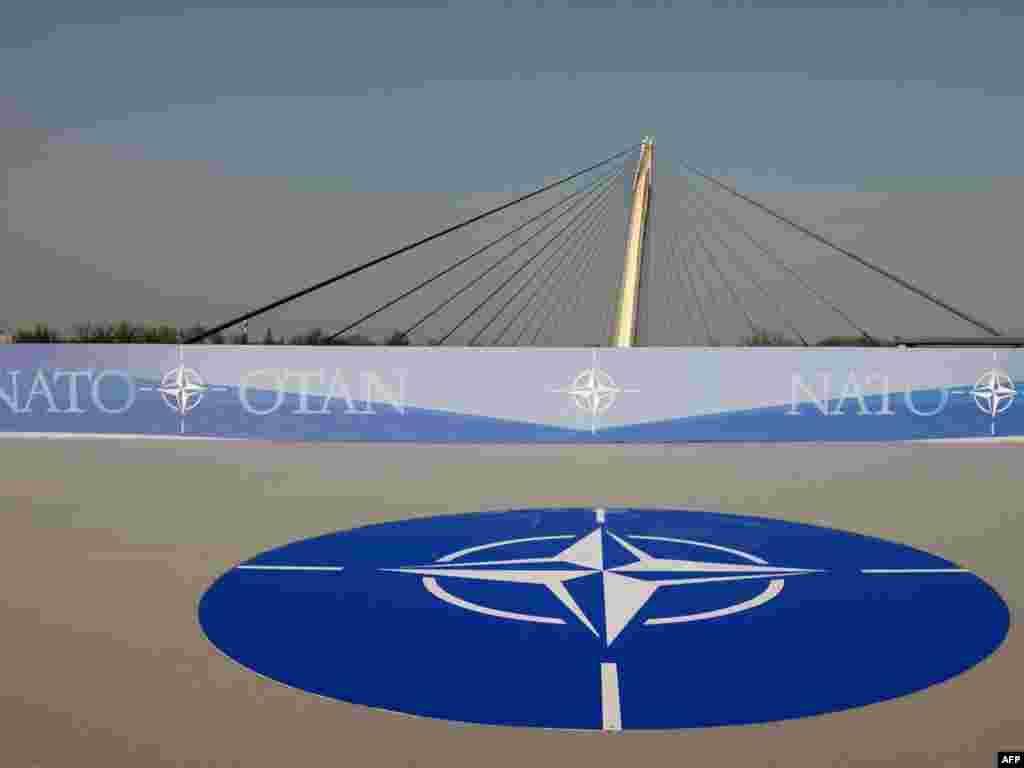 Мостот што ги поврзува германски Кел и француски Стразбур пред самитот по повод 60 годишнината на НАТО