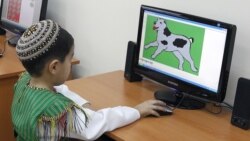 Berdimuhamedow kompýuteriň, telefonyň we planşetiň ‘zyýanlary’ barada ilkinji gezek aç-açan çykyş etdi. Indi näme bolar?