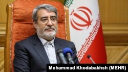 وزیر کشور: باید تعداد کولبران واقعی شناسایی شود تا بتوان نسبت به حل مشکلات آنها اقدام کرد.