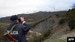 Albanski policajac, fotografija iz arhive