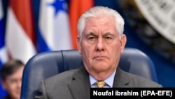 Рекс Тіллерсон на засіданні учасників очолюваної США коаліції проти екстремістського угруповання «Ісламська держава» в Кувейті, 13 лютого 2018 року