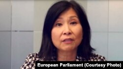 Angela Hwang, director la Pfizer Global