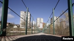 Most koji deli Mitrovicu na severni i južni deo