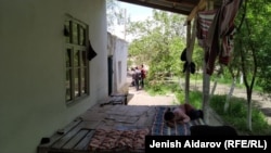 Один из домов, расположенных в зоне конфликта.