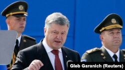 Президент України Петро Порошенко повідомив, що підписав відповідний указ 24 серпня
