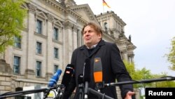 Maximilian Krah, la o zi după arestarea asistentului său: „Dacă ați crezut că nu mai candidez, vă voi dezamăgi!”