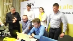 Atmosferă de la sediul PAS