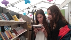 Lupta editorilor pentru reanimarea pieței de carte