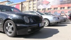 У Харкові мітингували власники автомобілів на єврономерах (відео)