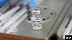 Вакцинација против ковид во Скопје. 