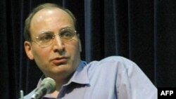 رامین جهانبگلو، استاد فلسفه در کانادا