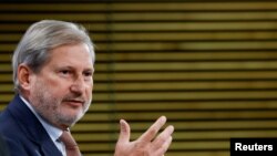 Sajtókonferencia az Ukrajnának nyújtott rendszeres pénzügyi támogatás tervéről Brüsszelben