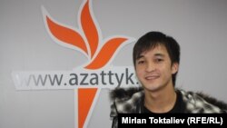 Атай в бишкекской студии "Азаттыка", 30 ноября 2011