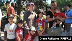 O familie de refugiați sirieni