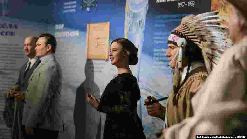 За 2 години у музеї можна ознайомитися з усією історією України у захоплюючому мультимедійному форматі. 25 експозицій, сюжетних композицій, об&rsquo;єднаних єдиною ідеологією, розташованих за принципом галереї. 110 історичних фігур видатних українців,&nbsp;24 діорами з 5-D ефектом, 30 мультимедійних стендів, світлові, звукові та аромоефекти. 300 картин, мап, інформаційних стендів та 10 голограм 