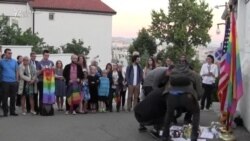 Homazhe në Prishtinë për viktimat e Orlandos