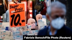 Станом на ранок 9 листопада у світі зафіксували 50,395 мільйона випадків COVID-19