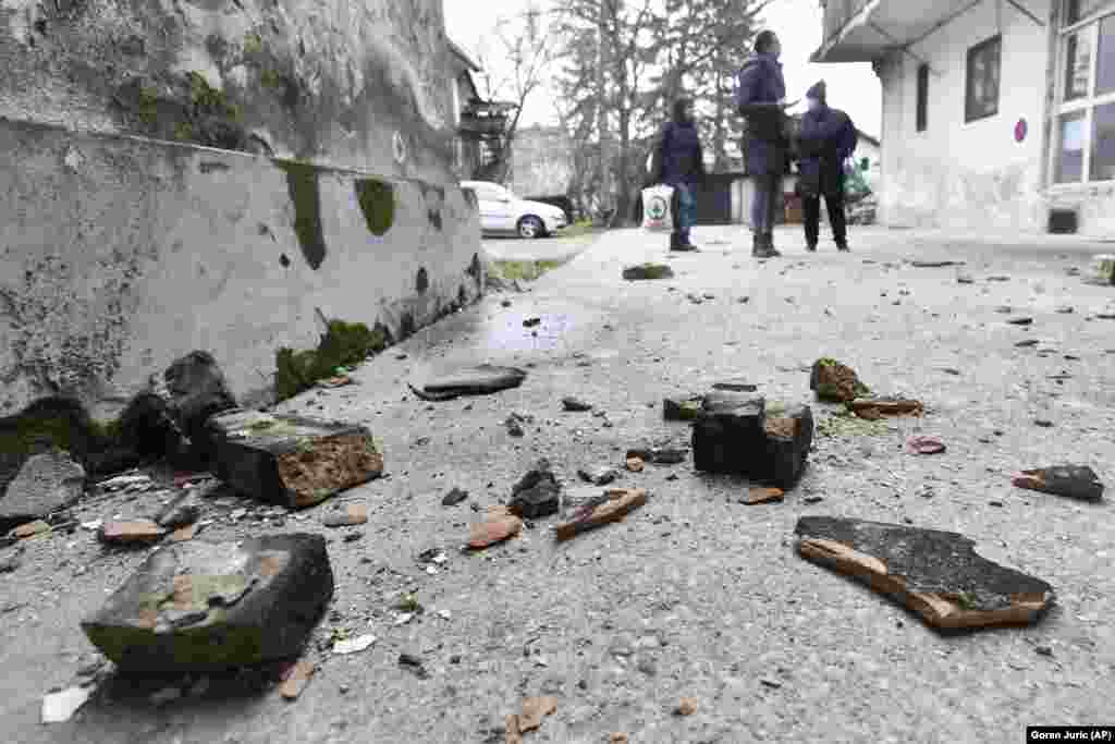 Az AP hírügynökség fotósa Sisak-ban járt.