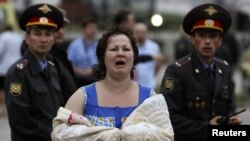 Этой женщине удалось спастись с борта тонущего теплохода