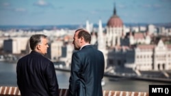 Orbán Viktor miniszterelnök Budapesten, a Karmelita kolostorban fogadta Manfred Webert, az Európai Néppárt akkori frakcióvezetőjét 2019. március 12-én.