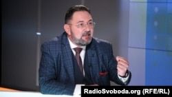 Голова Комітету Верховної Ради України з питань гуманітарної й інформаційної політики зазначив, що він буде голосувати за відсторонення Петра Порошенка від роботи у Верховній Раді, однак турбується через реакцію колег у Європі