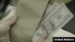 Zakonom je predviđena kazna od deset do pedeset hiljada dinara za kašnjenje, ali i šest meseci do pet godina zatvora za neprijavljivanje imovine i davanje lažnih podataka.