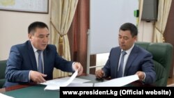 Садыр Жапаров жана Таалайбек Сарыбашов.