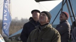 Авіалюбителі перетворюють «цвинтар літаків» на діючий аеродром під Запоріжжям (відео)