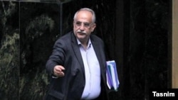 مسعود کرباسیان می‌گوید این امکان وجود دارد که شرکت‌های متقاضی تجارت با ایران، در زمینه توسعه صنعت نفت نیز سرمایه‌گذاری کنند.