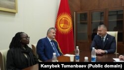 Каныбек Туманбаедин Намибиянын өкүлдөрү менен жолугушуусу. 10-июнь, 2025-жыл. Бишкек, Кыргызстан.