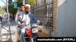 پر موټر سایکل غبرګه سورلۍ باندې بندیز