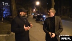 Сам Тімур Міндіч у коментарі «Схемам» спочатку назвав свій візит «недержавними» справами, а пізніше – «допомогою у боротьбі з коронавірусом»