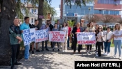 Protest grupe nezadovoljnih građana u Gračanici, 22. aprila 2025.