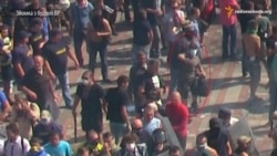 Радіо Свобода зафіксувало на відео людину, яка кидає гранату в силовиків під ВР