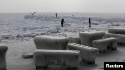 На межі загибелі опинилися кілька десяток суден із більш як двома сотнями членів екіпажів