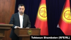 15 жовтня прем’єр-міністр Садир Жапаров заявив про перехід до нього обов’язків президента країни