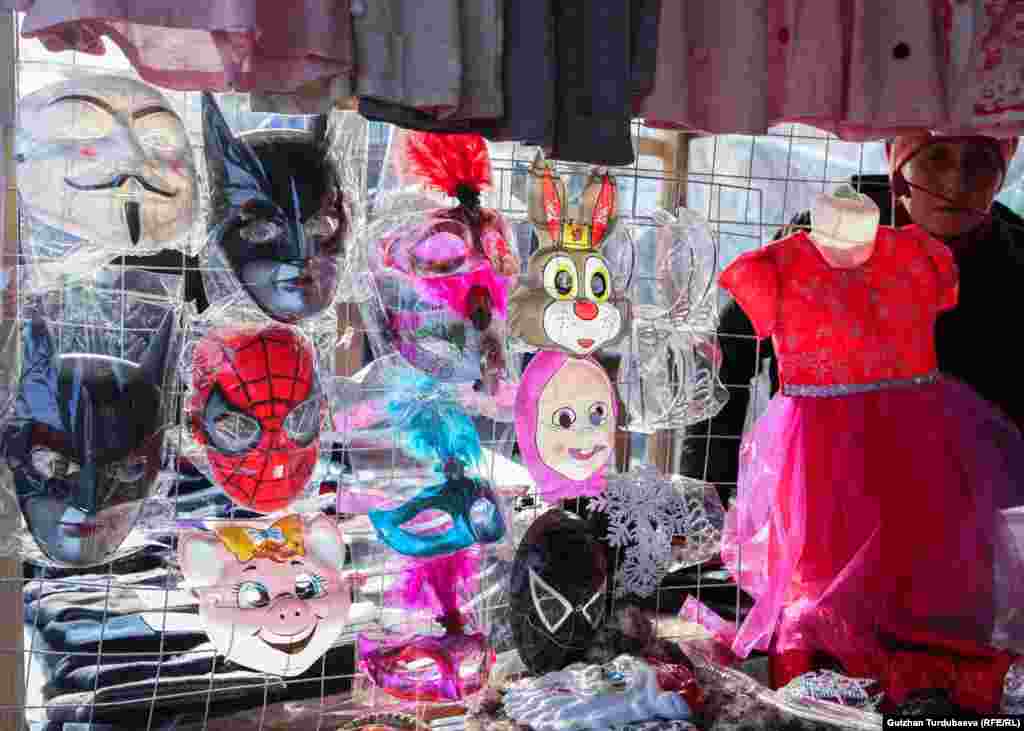 Жаңы жылдык жомоктун каармандары сатыкта.&nbsp;