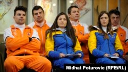 Босния мен Герцеговина құрамасы (бірінші қатарда солдан оңға) Игорь Лайкерт, Жана Новакович және Таня Каришик.