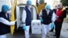 Un lot de vaccinuri anti-COVID-19 ale companiei Pfizer-BioNTech este adus la Institutul de Virusologie din Belgrad, Serbia, 22 decembrie 2020