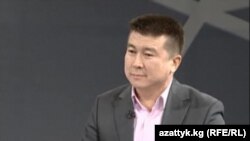 “Замандаш” партиясынын лидери, жалпы улуттук конгресстик атаандаш парламенттин жетекчиси Мухтар Өмүракунов.