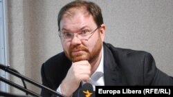 Sergiu Cioclea, în studioul Europei Libere