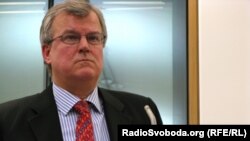 Саймон Сміт, Лондон, 4 лютого 2013 року