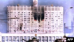 Tancuri în fața Parlamentului de la Moscova, 4 octombrie 1993